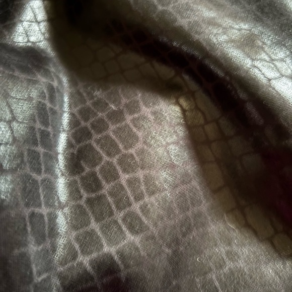 Express Black Textured Leggings - Picture 3 of 6